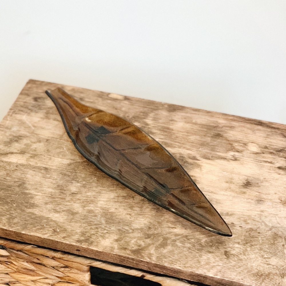 Set of 2 Small Leaf Olive Glass Serving Tray